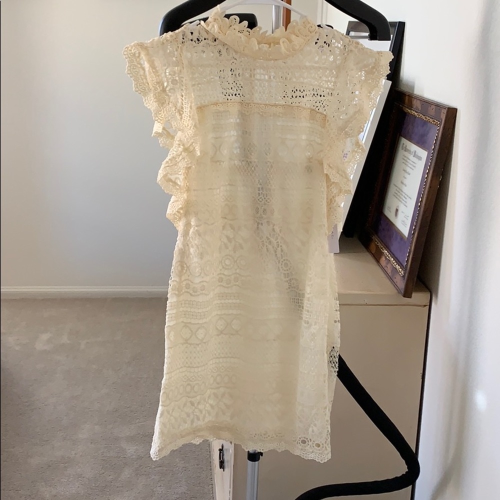 Cream lace dress. Never worn! Size S!
